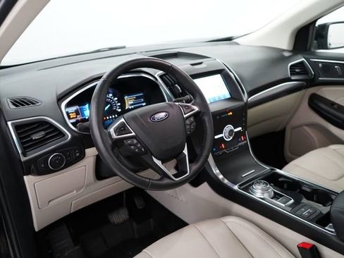 Used 2020 Ford Edge Titanium w/ Equipment Group 301A image 15