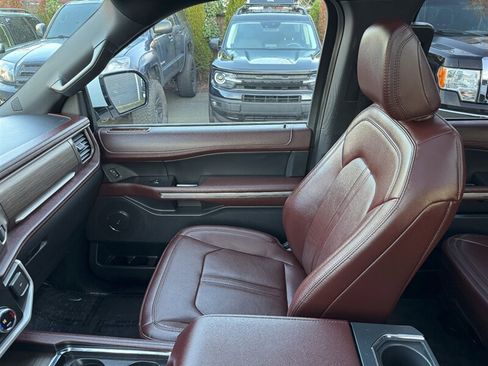 Used 2022 Ford Expedition Limited AWD/4WD image 32