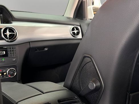 Used 2015 Mercedes-Benz GLK 350 2WD image 24