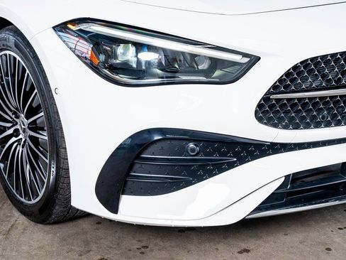 Used 2024 Mercedes-Benz CLE 300 4MATIC Coupe image 19