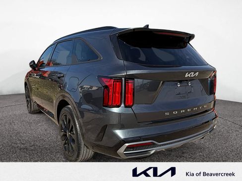 Used 2022 Kia Sorento SX image 3