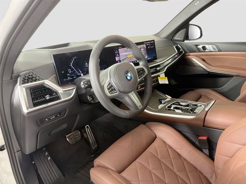 New 2026 BMW X5 xDrive40i w/ M Sport Package AWD/4WD image 9
