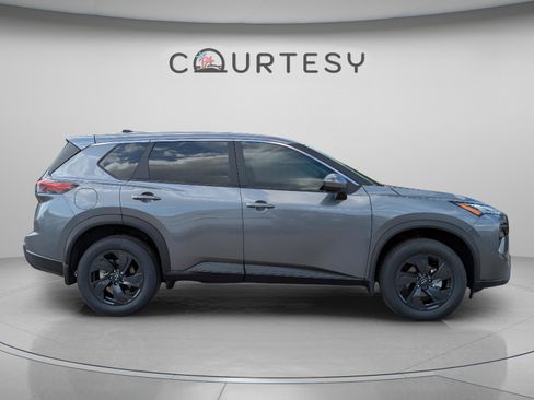 New 2026 Nissan Rogue SV FWD image 7