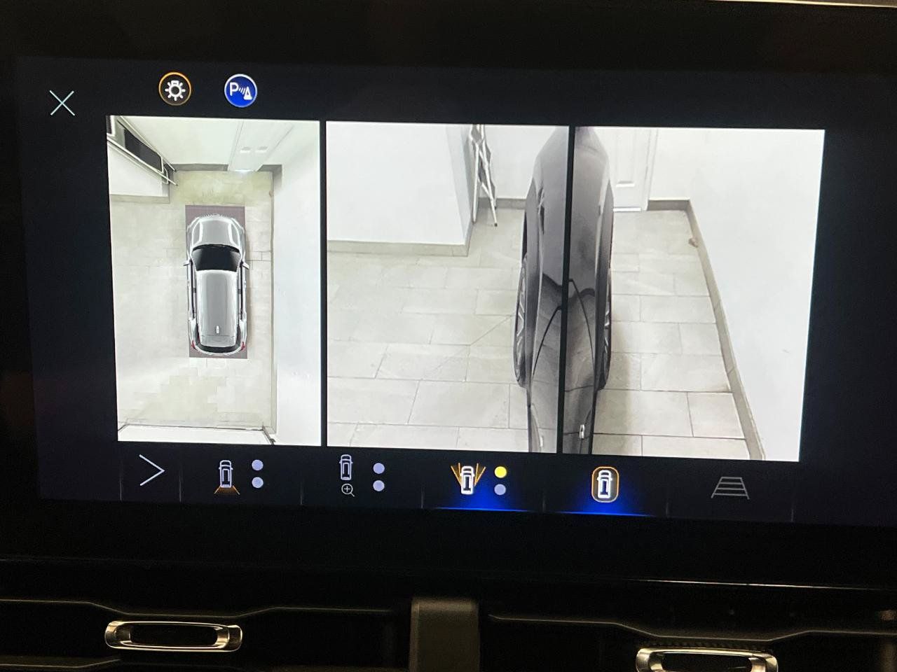 Used 2025 Chevrolet Equinox LT w/ Convenience Package II FWD image 52