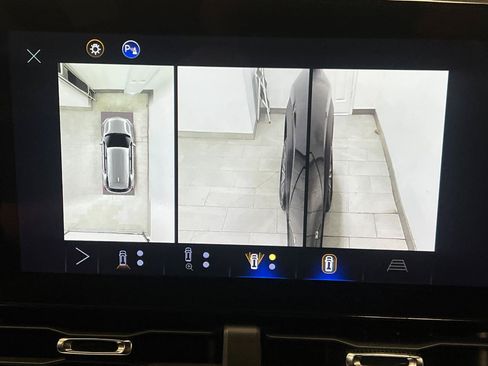 Used 2025 Chevrolet Equinox LT w/ Convenience Package II FWD image 52