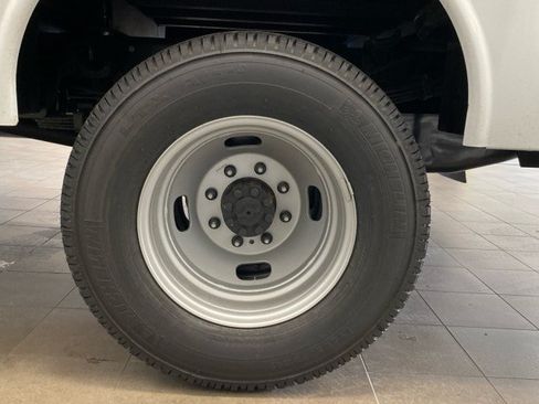 New 2025 Ford F350 XL w/ XL Chrome Package AWD/4WD image 19