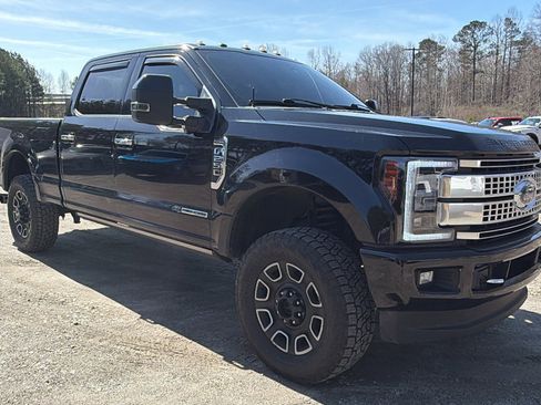 Used 2017 Ford F250 Platinum w/ Platinum Ultimate Package image 5