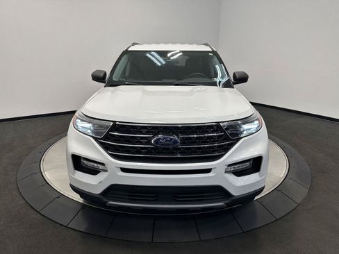 Used 2021 Ford Explorer XLT w/ Equipment Group 202A AWD/4WD image 3