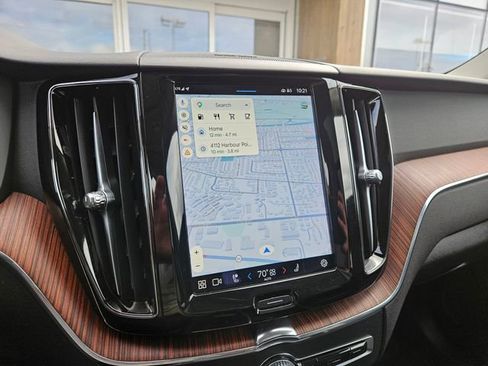 Used 2023 Volvo XC60 B5 Plus w/ Climate Package image 25