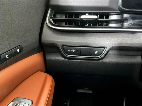 Used 2026 Kia Carnival EX FWD image 15