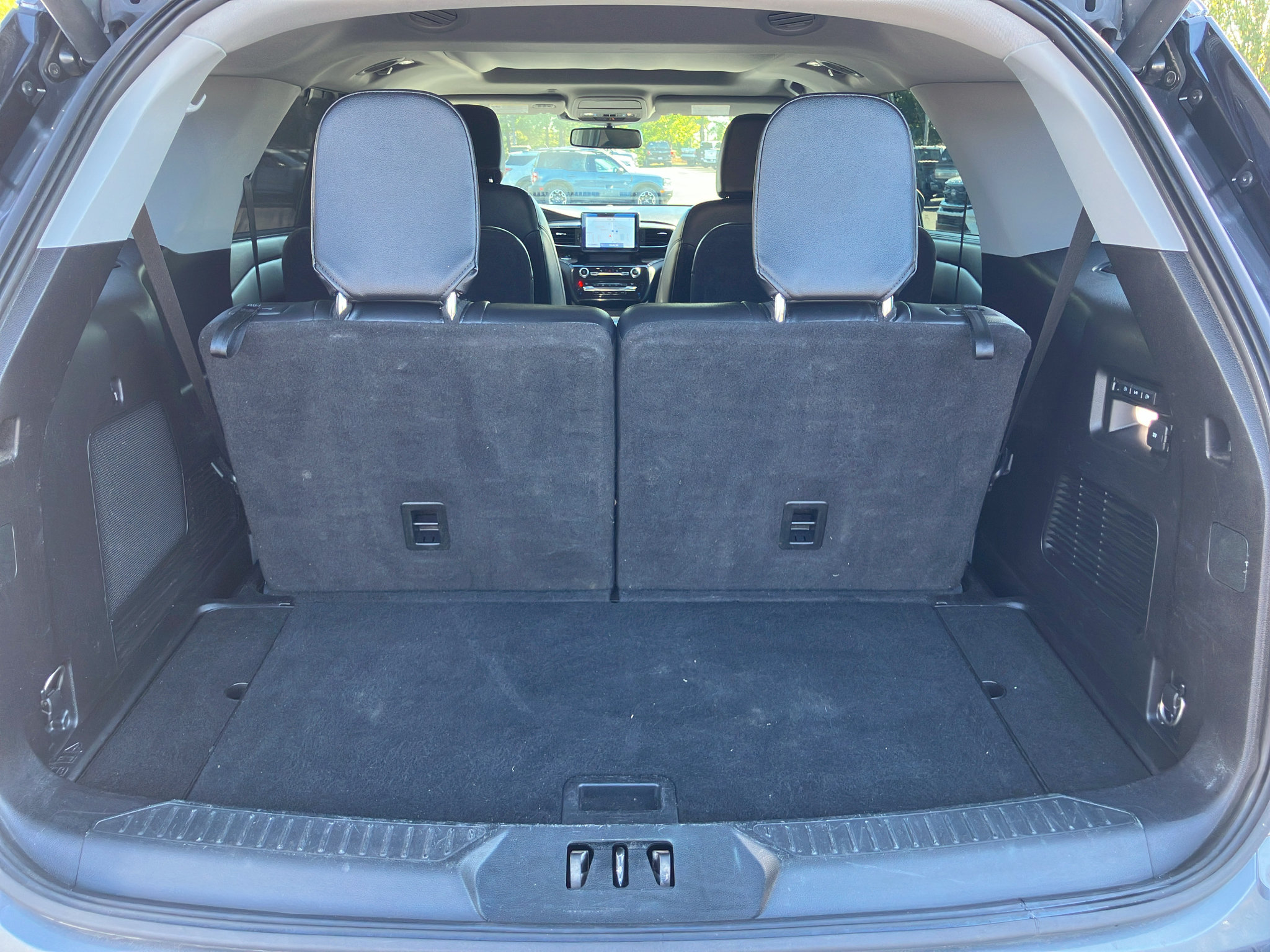 Used 2021 Ford Explorer Limited w/ Equipment Group 301A RWD image 31