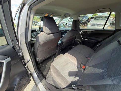 Used 2021 Toyota RAV4 LE AWD/4WD image 21