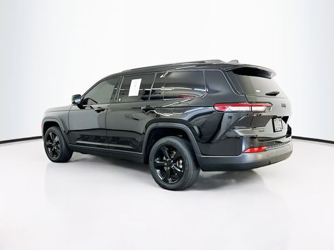 Used 2023 Jeep Grand Cherokee L Laredo image 5