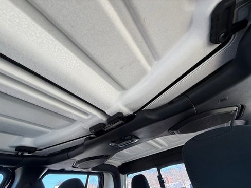 Used 2023 Jeep Gladiator Sport image 25