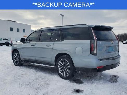 Used 2023 Cadillac Escalade ESV Sport Platinum image 3