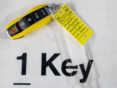 Used 2024 Porsche 718 Cayman GT4 RS image 17