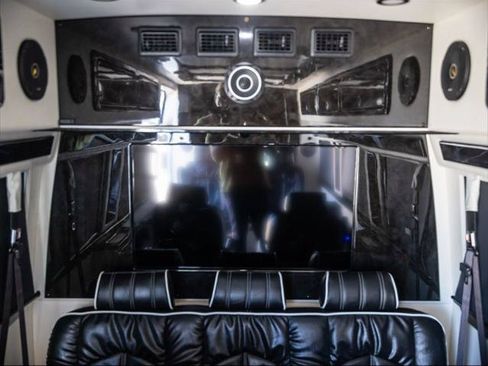 Used 2015 Mercedes-Benz Sprinter 2500 image 18