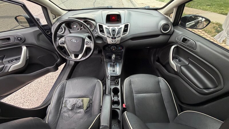 Used 2013 Ford Fiesta Titanium FWD image 13