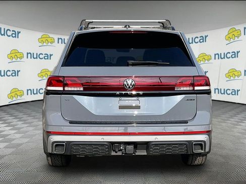 Used 2024 Volkswagen Atlas Peak Edition SE AWD/4WD image 5