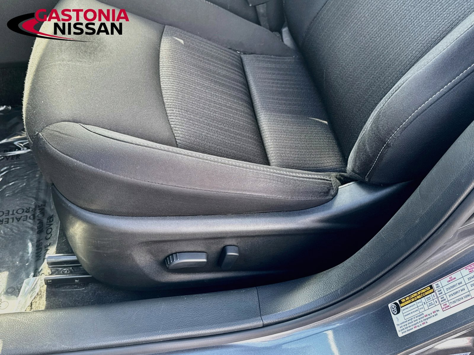 Used 2025 Nissan Altima 2.5 SV FWD image 23