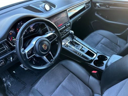 Used 2020 Porsche Macan image 10