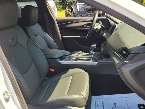 Used 2025 Cadillac CT4 Premium Luxury image 17