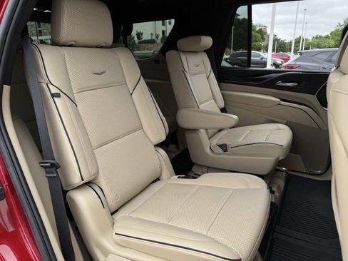 Used 2024 Cadillac Escalade Premium Luxury RWD image 36