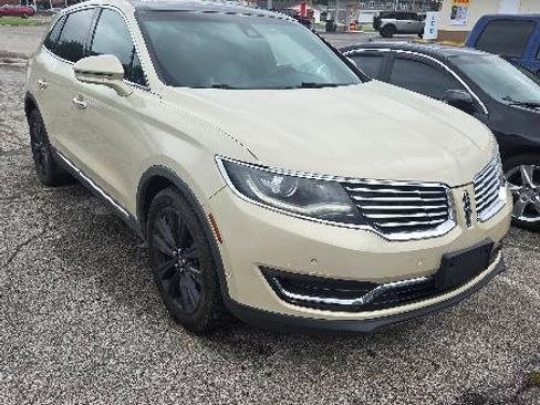 Used 2016 Lincoln MKX Reserve w/ Technology Package AWD/4WD image 2