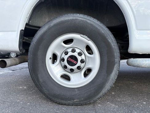 Used 2024 GMC Savana 2500 w/ Driver Convenience Package image 20