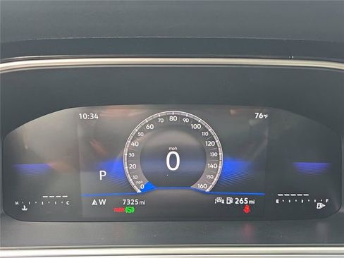 Used 2025 Volkswagen Taos SE image 25