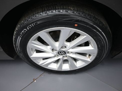 Used 2021 Toyota Camry LE AWD/4WD image 15