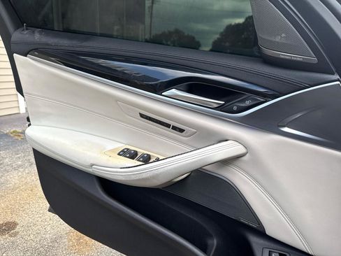 Used 2018 BMW M550i xDrive M550i xDrive Sedan image 22