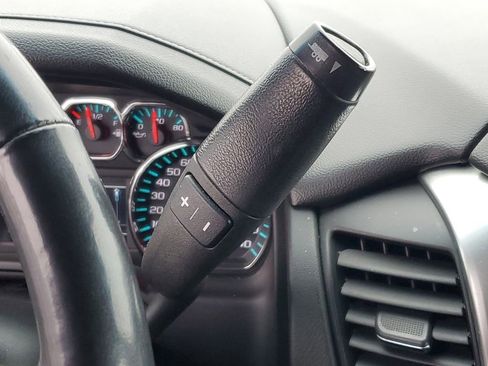 Used 2017 Chevrolet Suburban LT w/ LT Signature Package image 16