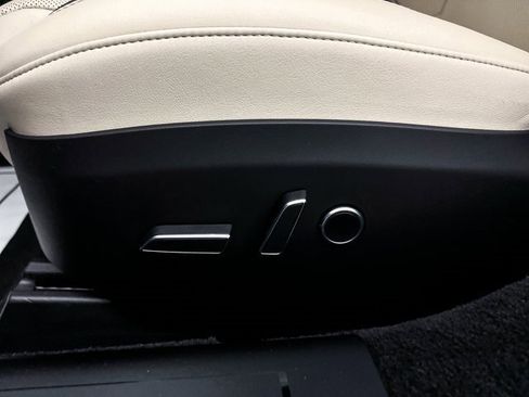 Used 2021 Tesla Model S Plaid image 18