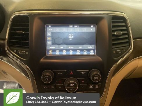 Used 2018 Jeep Grand Cherokee Limited image 13