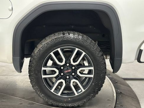 Used 2024 GMC Sierra 1500 AT4 w/ Technology Package AWD/4WD image 31