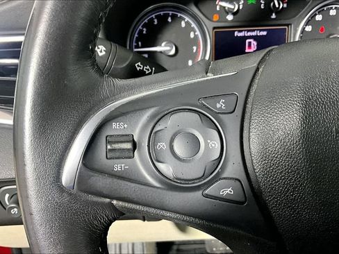 Used 2020 Buick Enclave Essence FWD image 17