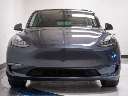 Used 2023 Tesla Model Y Long Range AWD/4WD image 29
