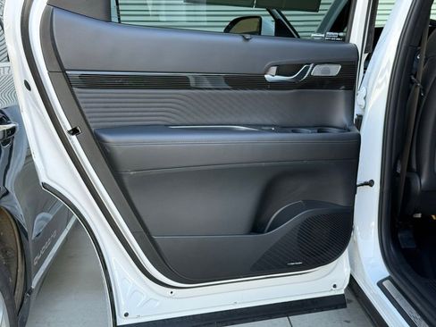 Used 2024 Hyundai Palisade Calligraphy image 24