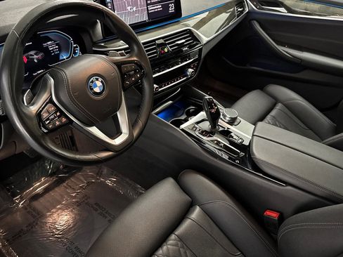 Certified 2023 BMW 530e image 4