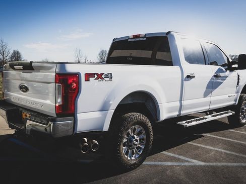 Used 2017 Ford F250 XLT w/ XLT Premium Package image 13