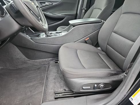 Used 2025 Chevrolet Malibu LT image 18