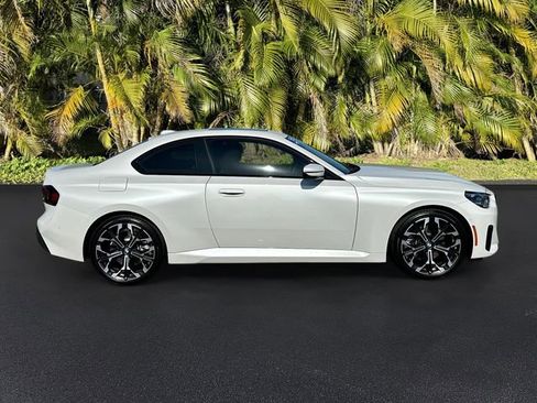 Used 2025 BMW 230i xDrive Coupe w/ Convenience Package AWD/4WD image 4