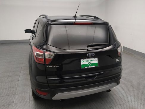 Used 2017 Ford Escape SE w/ Equipment Group 201A FWD image 6