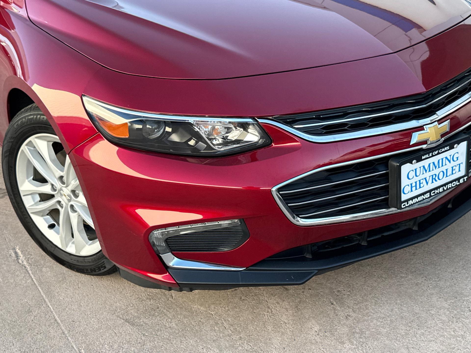 Used 2018 Chevrolet Malibu LT FWD image 3