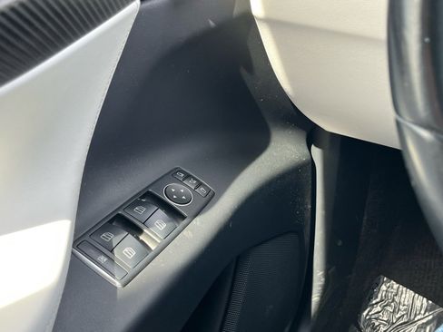 Used 2018 Tesla Model X 75D image 31