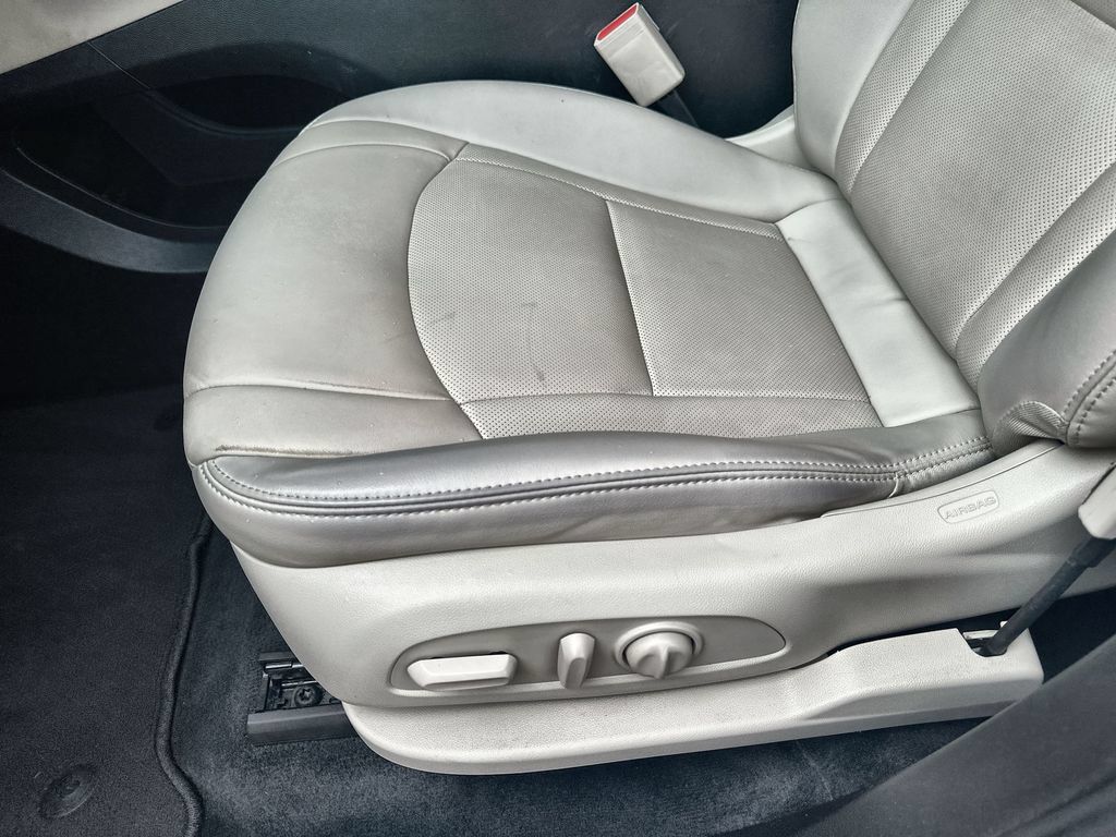 Used 2023 Buick Enclave Essence w/ Experience Buick Package FWD image 25