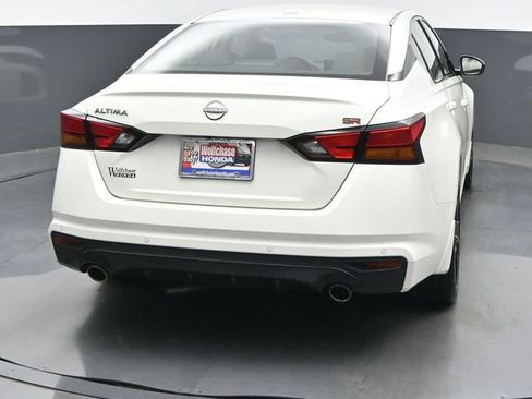 Used 2025 Nissan Altima 2.5 SR w/ SR Premium Package FWD image 5