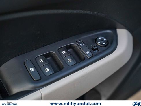 New 2026 Hyundai Venue SEL FWD image 20