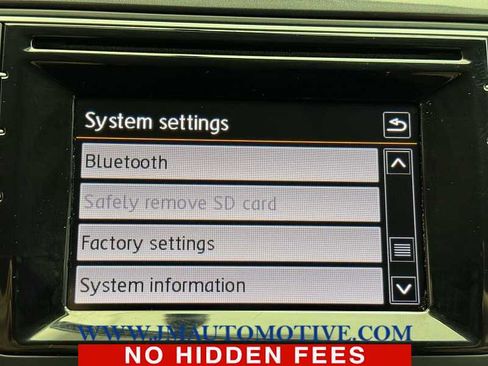 Used 2017 Volkswagen Tiguan Limited w/ Alloy Wheels Package image 28